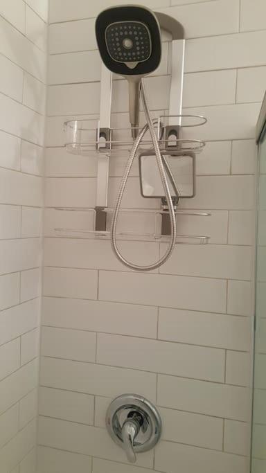 Beautiful New 4 Bedroom 3 Bath Family Or 1 Bedroom Nr Howard U Downtown Nw Dc * Washington