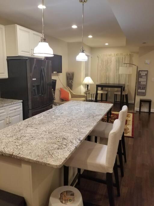 Bed and breakfast Beautiful New 4 Bedroom 3 Bath Family Or 1 Bedroom Nr Howard U Downtown Nw Dc Washington