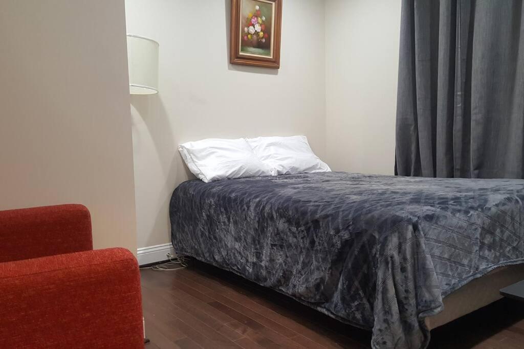 Beautiful New 4 Bedroom 3 Bath Family Or 1 Bedroom Nr Howard U Downtown Nw Dc Bed and breakfast Washington