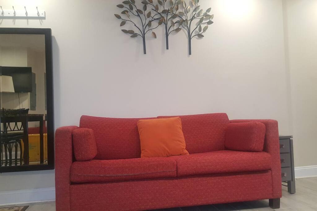 Beautiful New 4 Bedroom 3 Bath Family Or 1 Bedroom Nr Howard U Downtown Nw Dc Bed and breakfast Washington